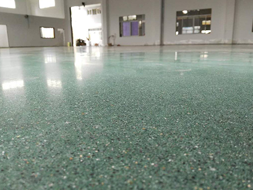 超耐磨聚氨酯地坪与金刚砂地坪谁更耐冲击